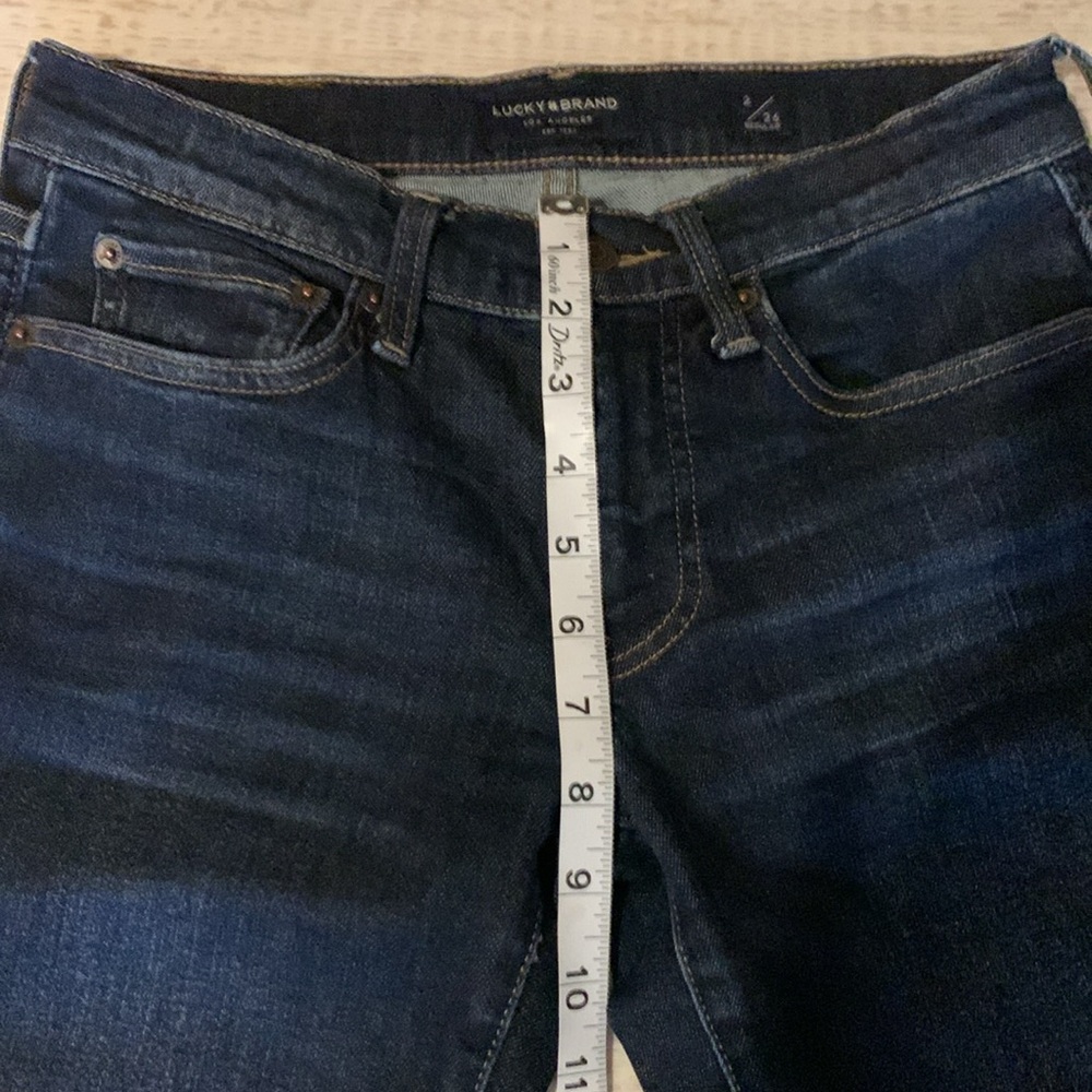 Lucky Brand mid rise sweet straight size 2/26 regular EUC like new! - Picture 6 of 7